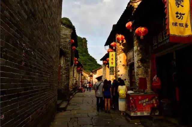 【兴安·五大专项在行动】科右前旗消防救援大队对烟花爆竹经销商开展消防安全培训